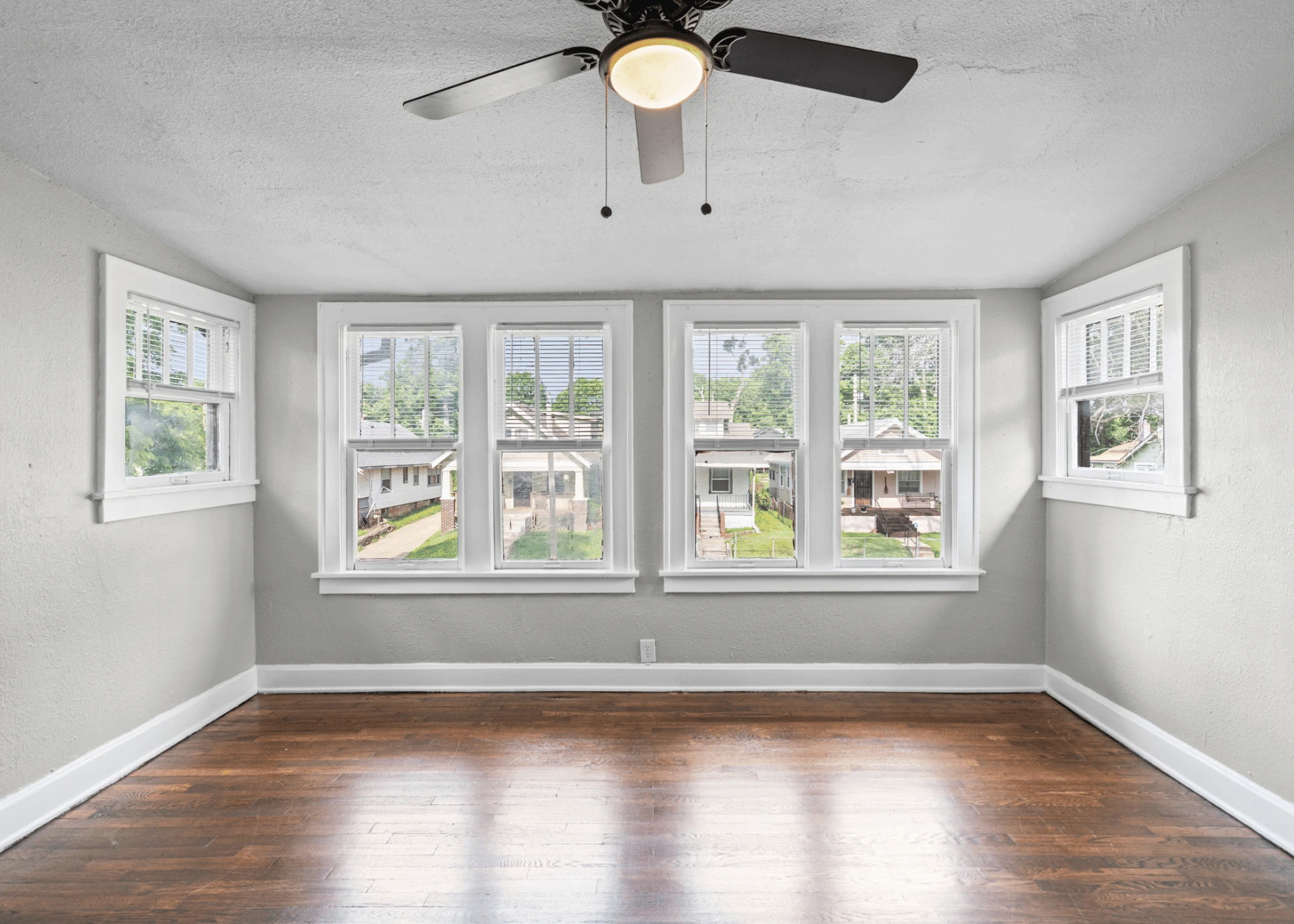 Turnkey Rental Property Kansas City 3033 Elmwood Gallery Image 3